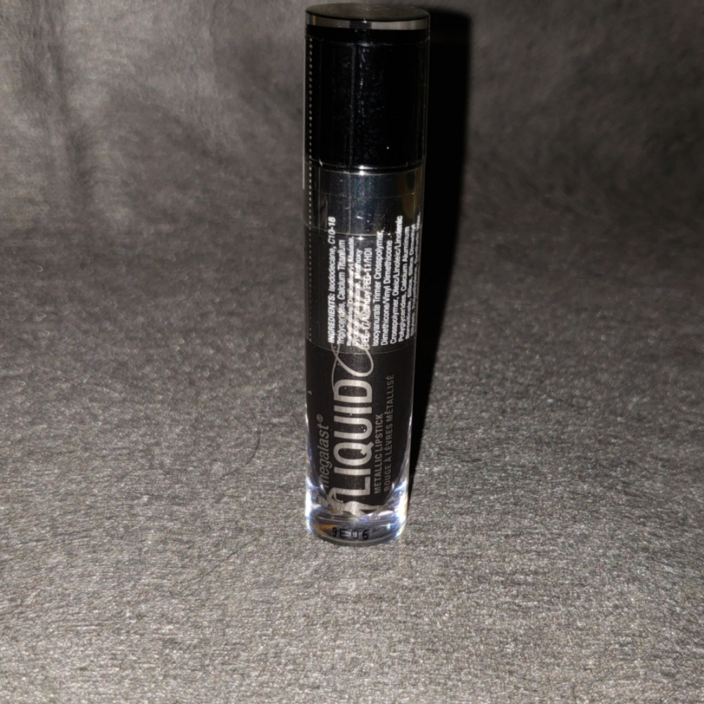 WET N' WILD Mega Last Liquid Catsuit Metallic Lips